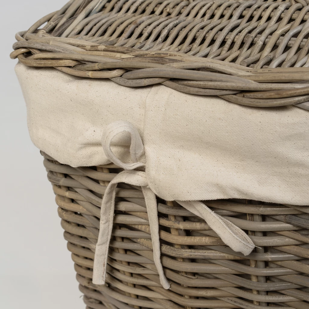 Wäschekorb aus Rattan