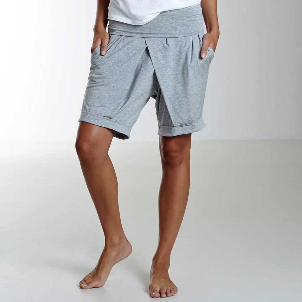 Sunday in Bed X Torquato Pyjamahose Mila Shorty Grau S