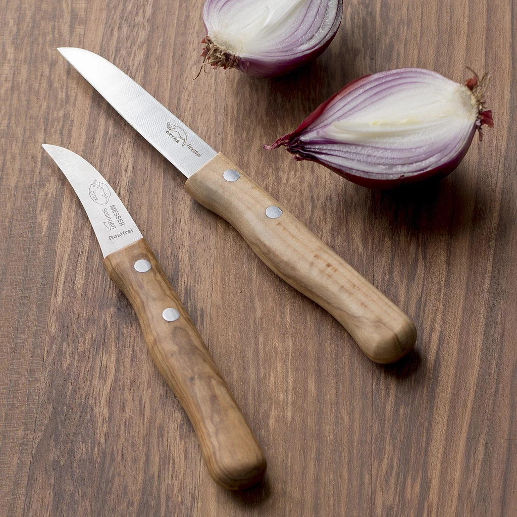 Omas Küchenmesser von Otter mit Olivenholzgriffen