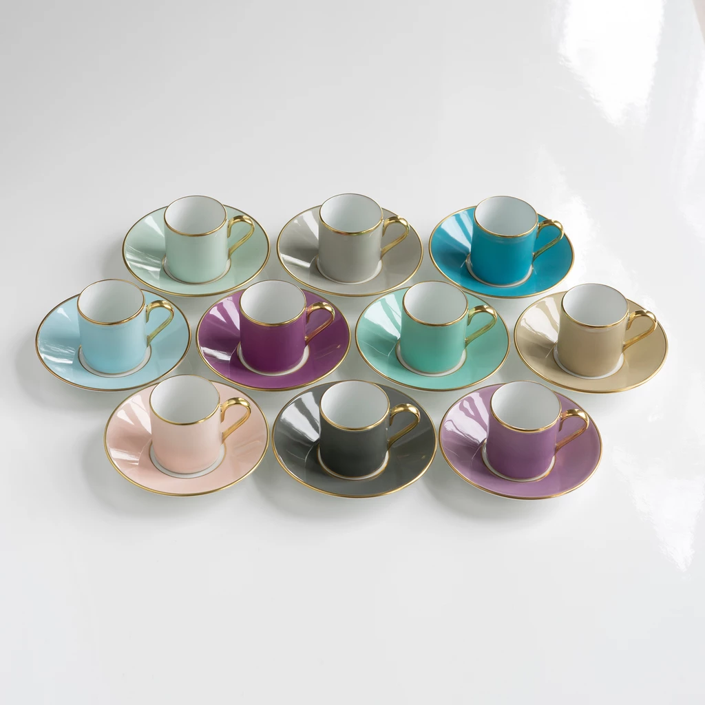 Porcelaine de Limoges Mokkatasse mit Golddekor