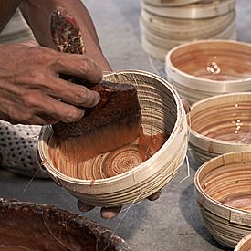 Bibol: Handarbeit - Bambusschalen