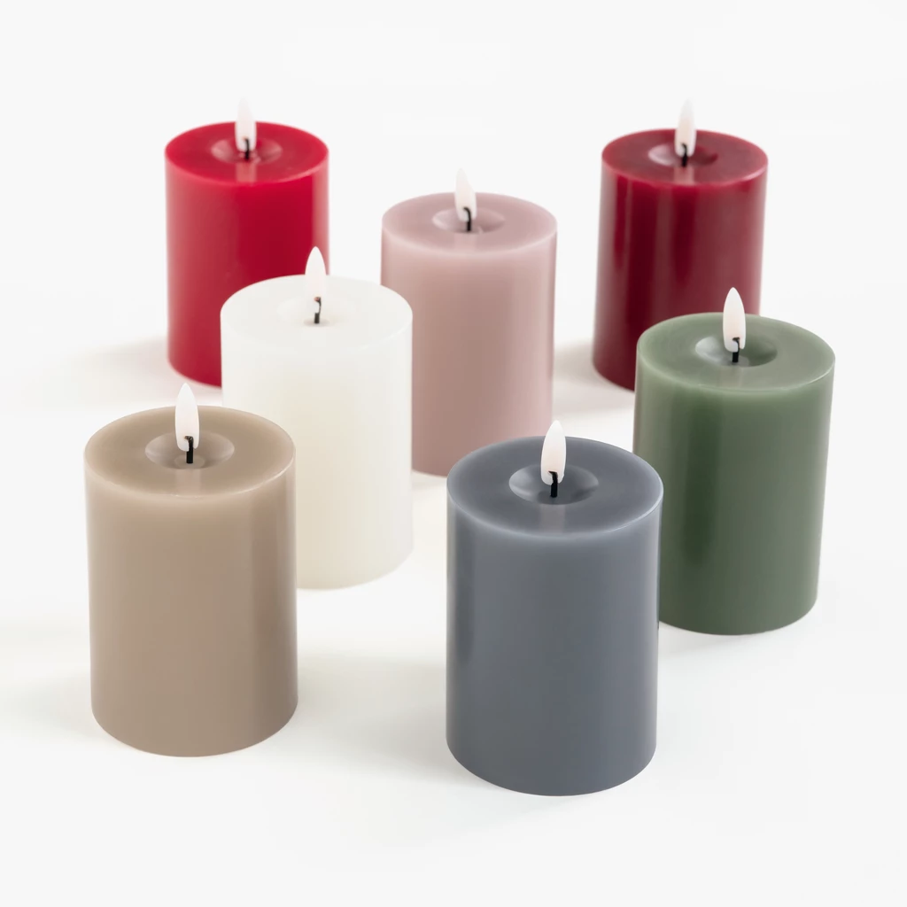 Ester & Erik LED Stumpenkerze Deep Wine 15 cm