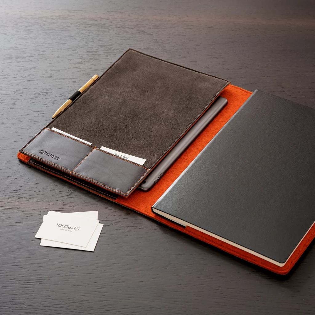 Mompty X Torquato Notizbuch- und Tablet-Hülle