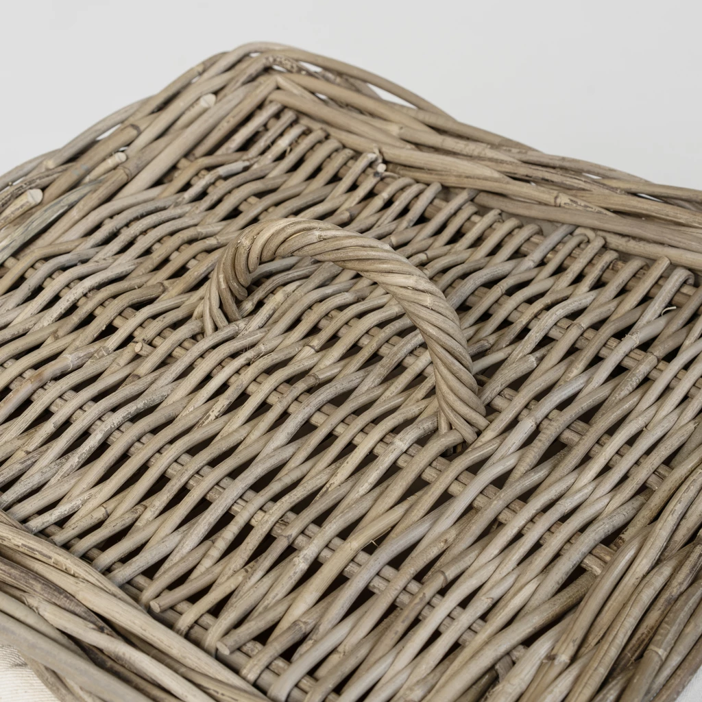 Wäschekorb aus Rattan