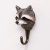 Handgeschnitzter Kleiderhaken Waschbär